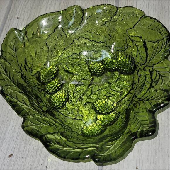 Vtg Avacado Green Leaf Art Glass Candy Bowl Trinket Dish MCM Retro - Picture 6 of 6